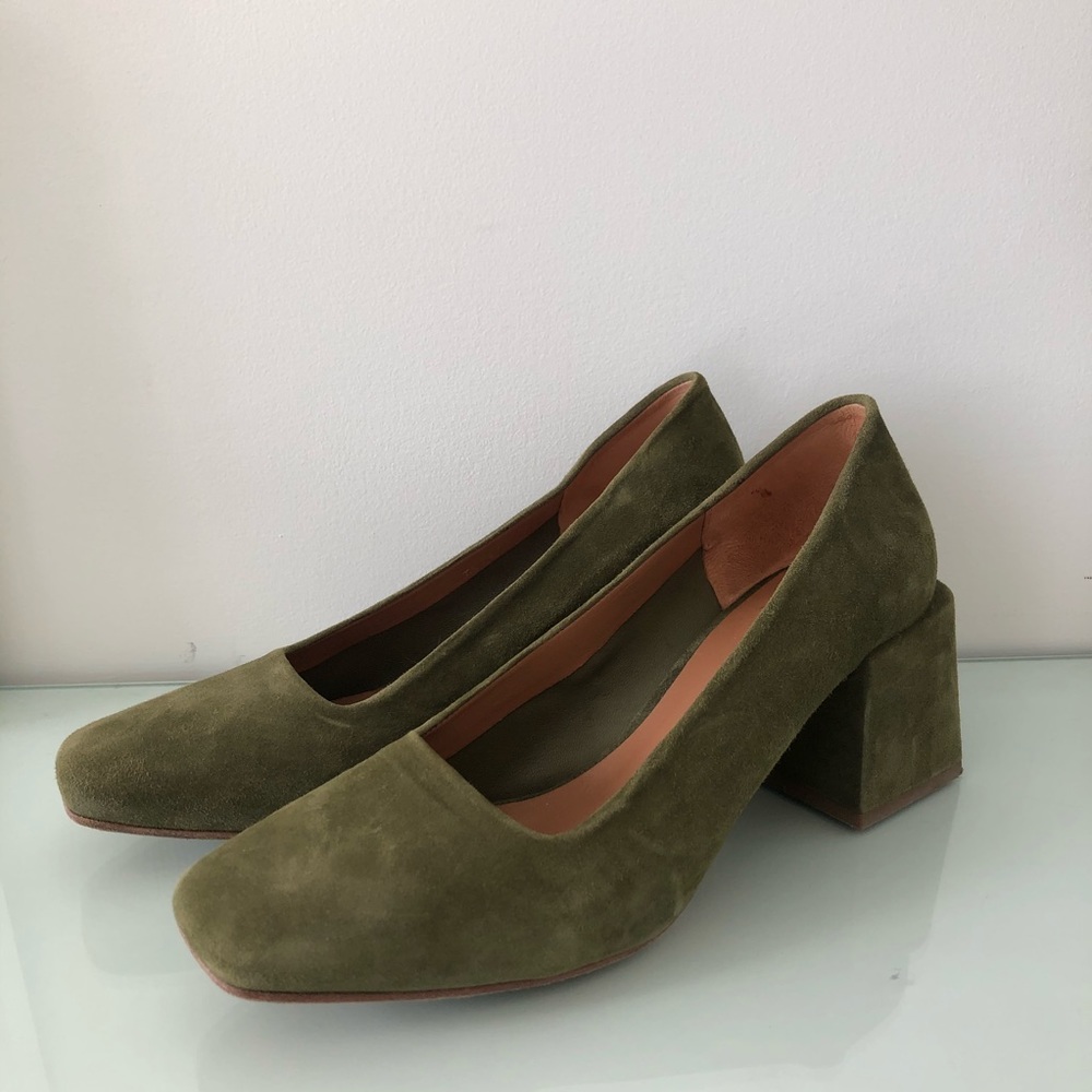 LOQ Green Heels Size 9